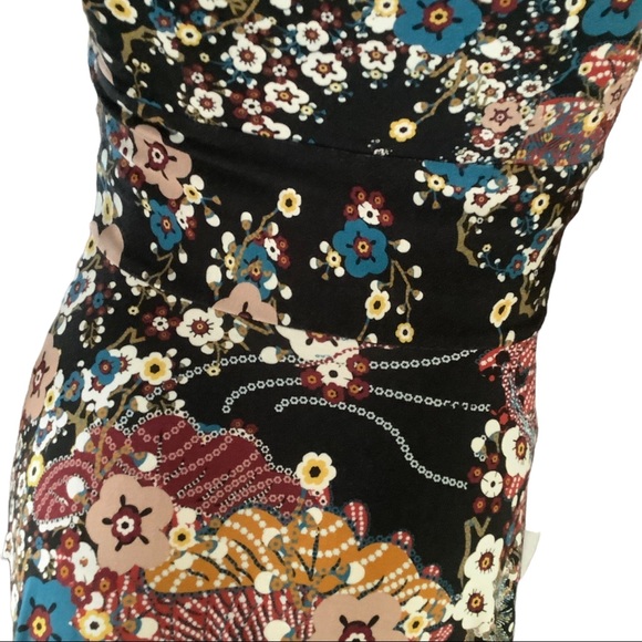 V neck Dress with full skirt - Picture 9 of 10